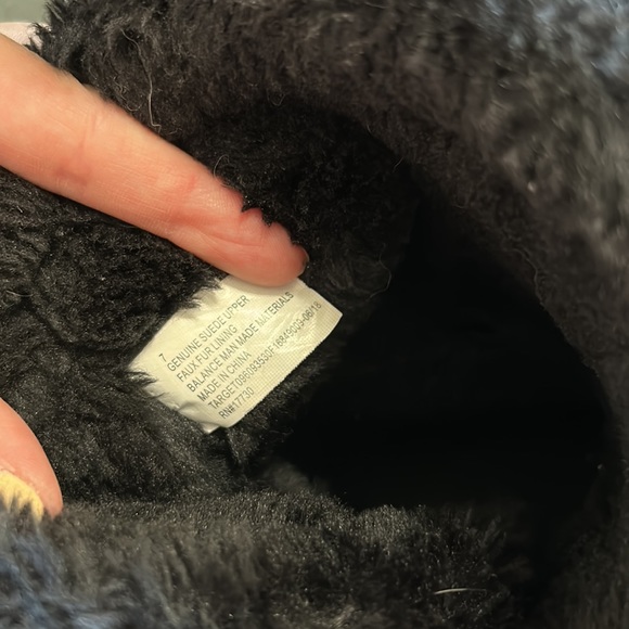 Black fuzzy boots - Picture 7 of 7